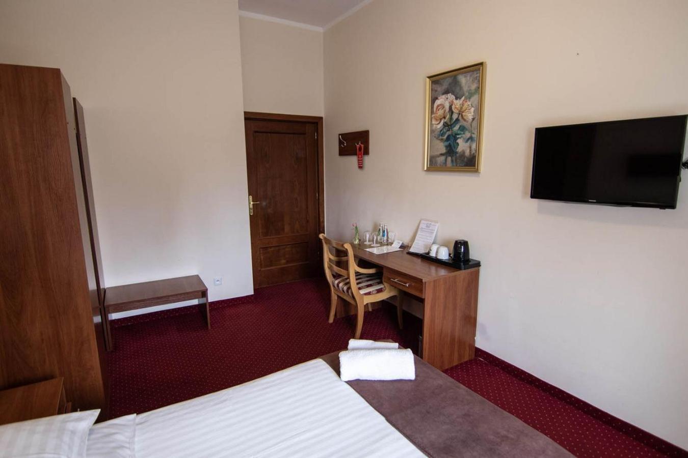 Hotel Zamkowy Валбжих Екстериор снимка