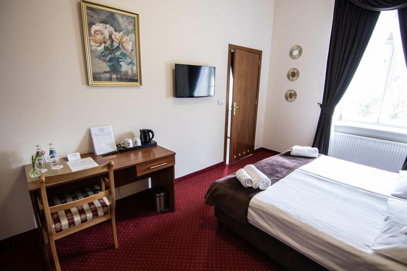 Hotel Zamkowy Валбжих Екстериор снимка