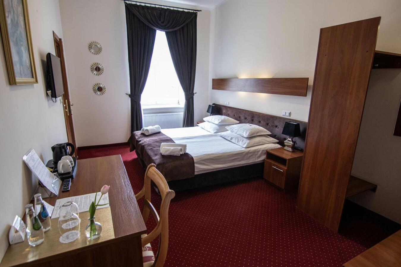 Hotel Zamkowy Валбжих Екстериор снимка