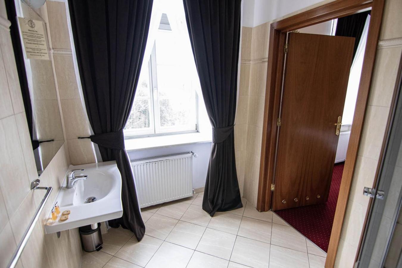 Hotel Zamkowy Валбжих Екстериор снимка