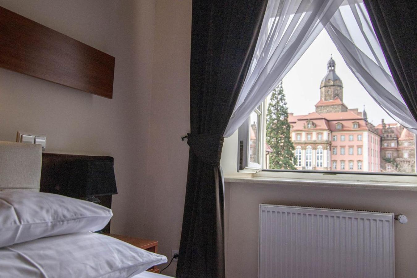 Hotel Zamkowy Валбжих Екстериор снимка