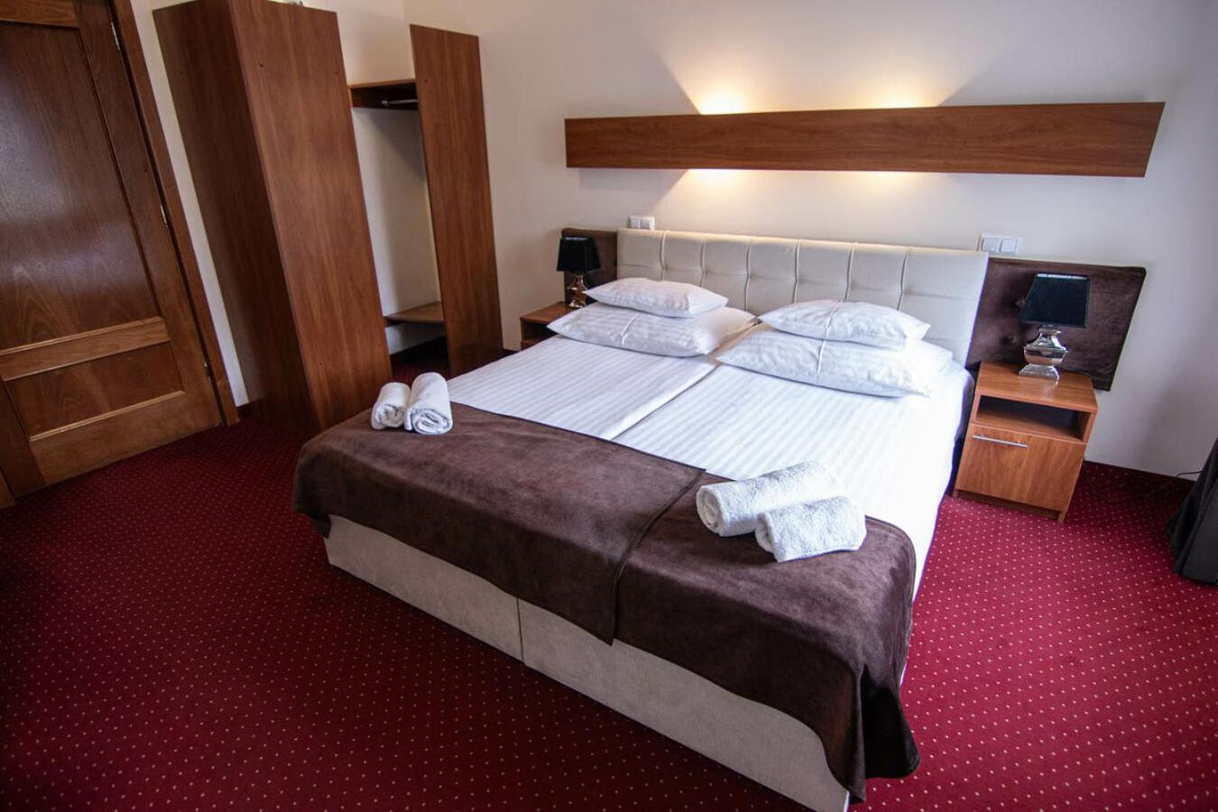 Hotel Zamkowy Валбжих Екстериор снимка